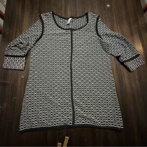 Black and White Patterned Women's Blouse